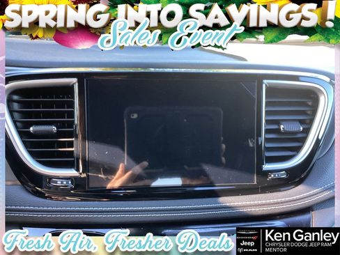 New 2026 Chrysler Pacifica Select AWD/4WD image 11