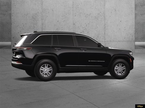 New 2025 Jeep Grand Cherokee Laredo image 15