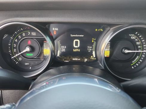 Used 2022 Jeep Wrangler Unlimited Sahara w/ Cold Weather Group AWD/4WD image 17
