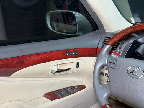 Used 2011 Lexus LS 460 image 24