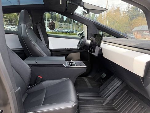 Used 2024 Tesla Cybertruck Cyberbeast AWD/4WD image 19