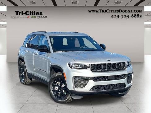 New 2026 Jeep Grand Cherokee Laredo image 1
