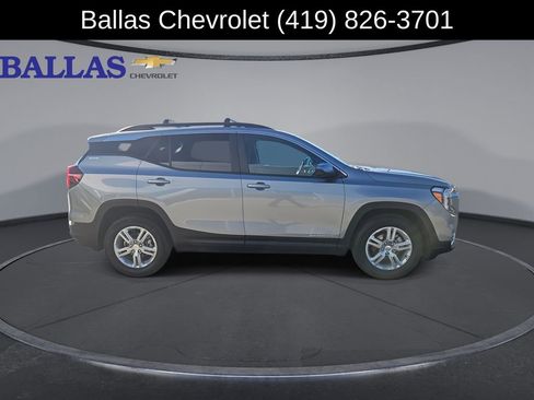 Certified 2023 GMC Terrain SLE w/ Driver Convenience Package FWD image 9