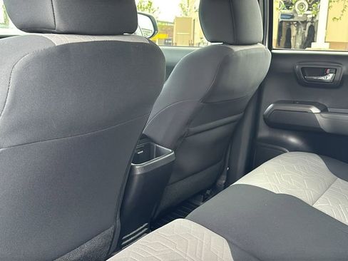 Used 2022 Toyota Tacoma TRD Sport image 32