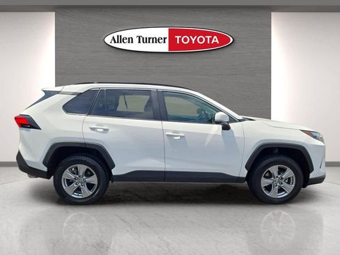 Used 2024 Toyota RAV4 XLE AWD/4WD image 5