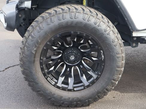 Used 2020 Jeep Gladiator Overland image 14