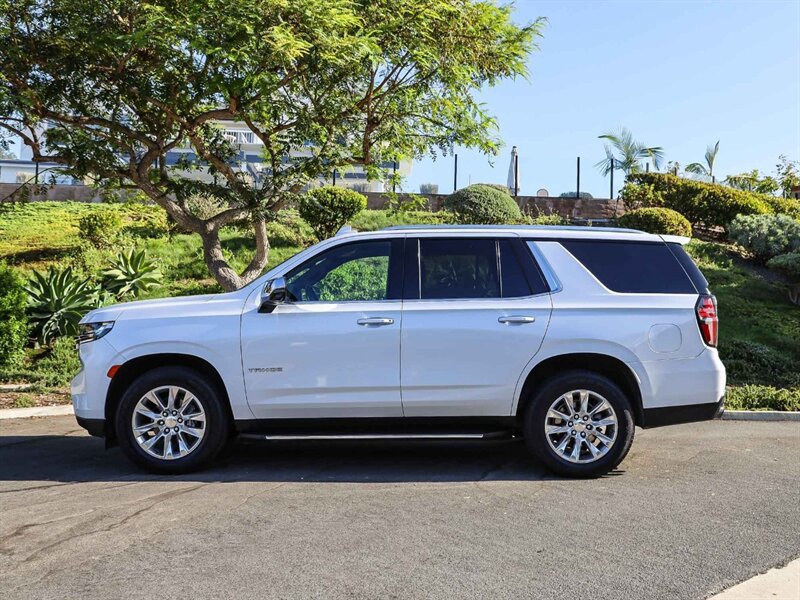 Used 2021 Chevrolet Tahoe Premier w/ Premium Package RWD image 2