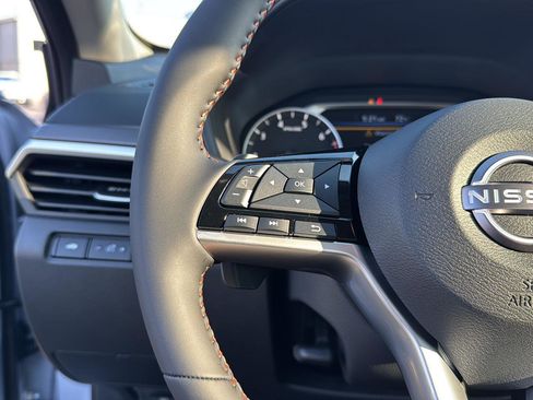 New 2025 Nissan Altima 2.5 SR image 18