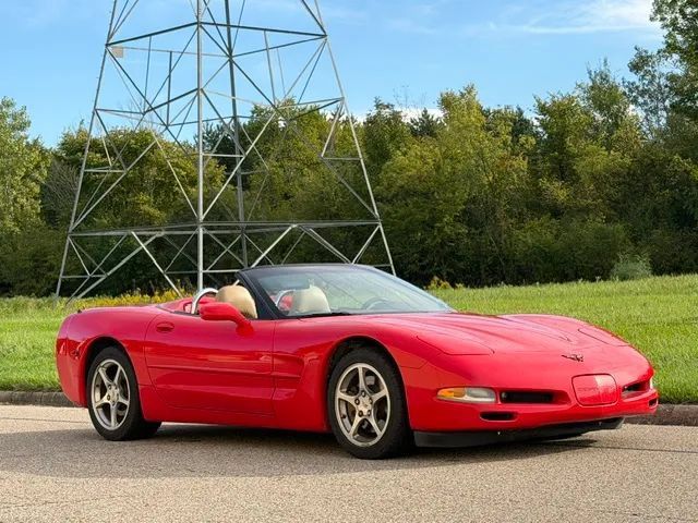 Used 2002 Chevrolet Corvette Convertible w/ Preferred Equipment Group2 RWD image 2
