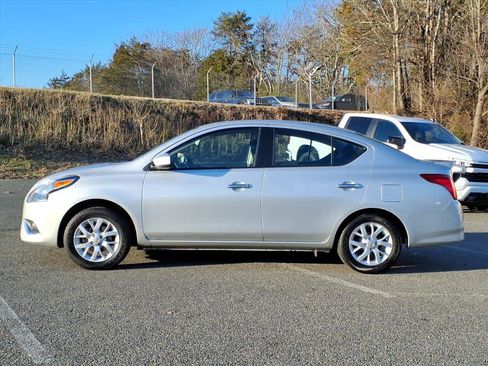 Used 2017 Nissan Versa SV w/ SV Special Edition Package image 2