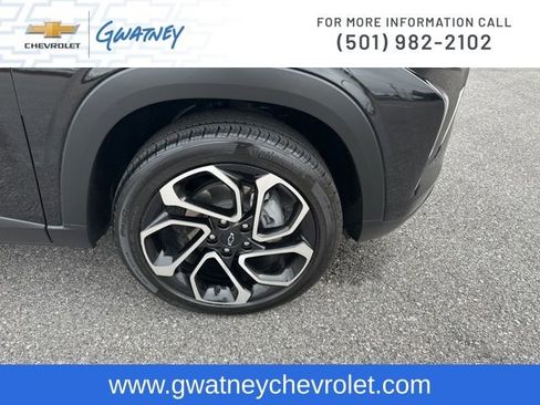 Used 2025 Chevrolet Trax RS w/ Driver Confidence Package image 12