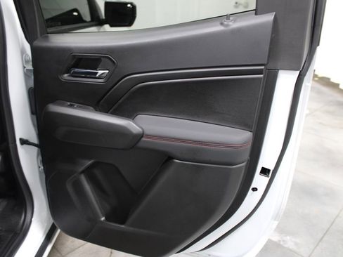 Used 2024 Chevrolet Colorado Z71 w/ Z71 Convenience Package 2 image 31