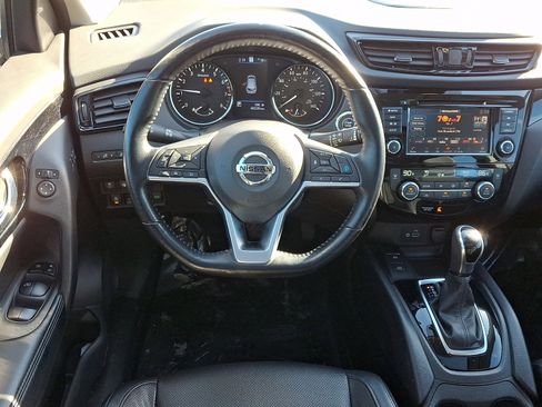 Used 2021 Nissan Rogue Sport SL w/ Premium Package image 11