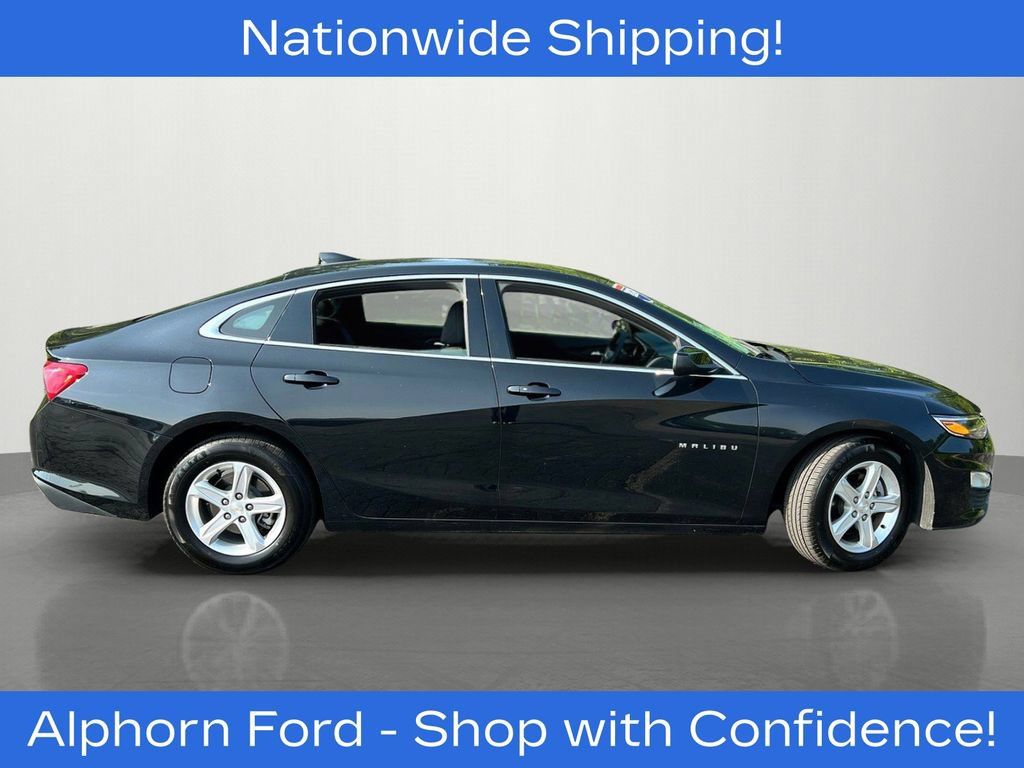 Used 2024 Chevrolet Malibu LT FWD image 2