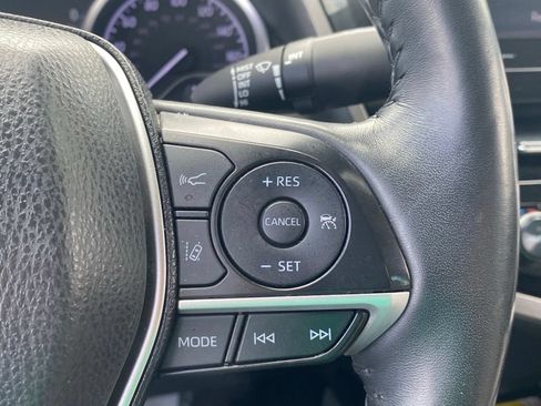 Used 2022 Toyota Camry XLE w/ Navigation Upgrade Package FWD image 27