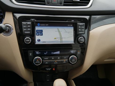 Used 2015 Nissan Rogue SL w/ SL Premium Package image 15