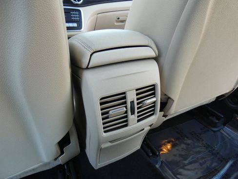 Used 2019 Mercedes-Benz GLA 250 image 50