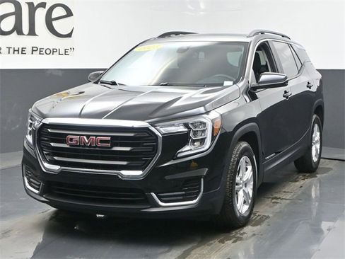 Used 2023 GMC Terrain SLE w/ Driver Convenience Package image 7