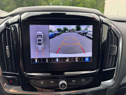 Used 2023 Chevrolet Traverse RS AWD/4WD image 31