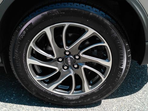 Used 2020 Lincoln Corsair AWD w/ Equipment Group 101A image 30