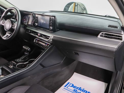 Used 2023 Kia K5 LXS image 25