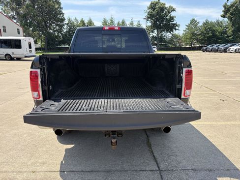 Used 2017 RAM 1500 Laramie AWD/4WD image 9