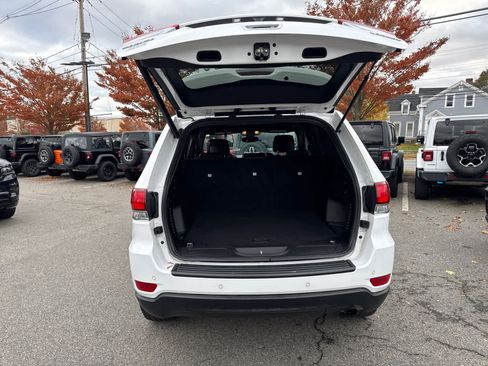 Used 2022 Jeep Grand Cherokee Laredo X image 37