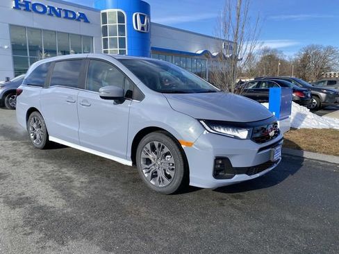 New 2026 Honda Odyssey Touring image 1