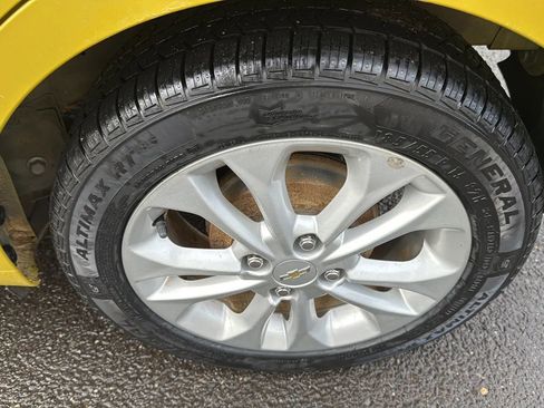 Used 2022 Chevrolet Spark LT image 9