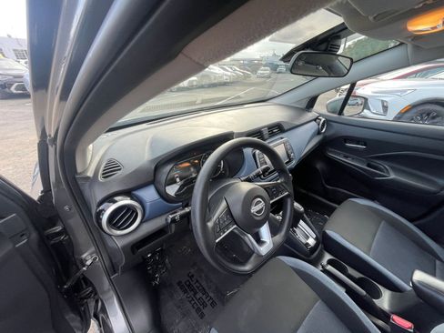 Used 2025 Nissan Versa SV FWD image 34