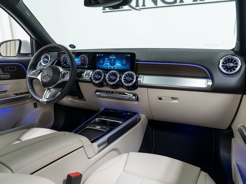 New 2026 Mercedes-Benz GLB 250 4MATIC image 14