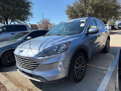 Used 2022 Ford Escape Titanium image 4