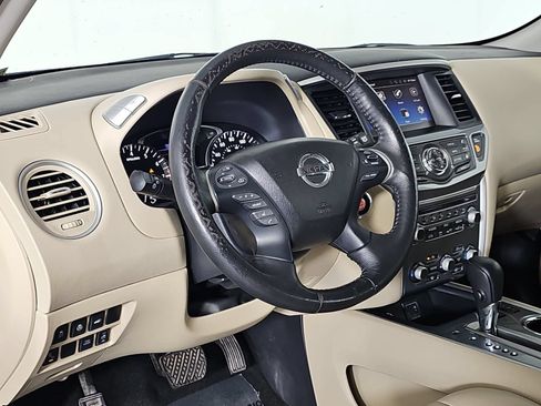 Used 2020 Nissan Pathfinder SL FWD image 15