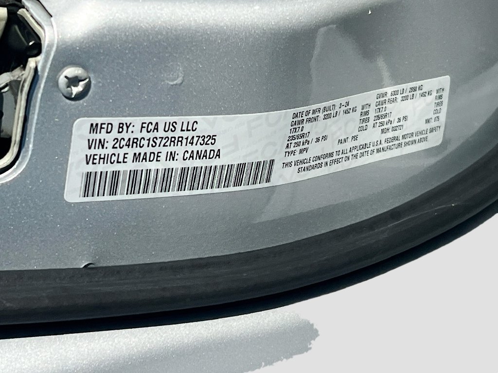 Used 2024 Chrysler Pacifica Limited FWD image 33