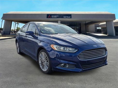 Used 2014 Ford Fusion SE w/ Equipment Group 202A image 2