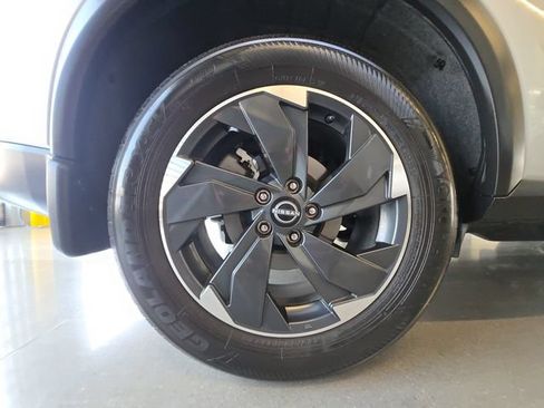 Used 2024 Nissan Rogue SV w/ SV Premium Package AWD/4WD image 29