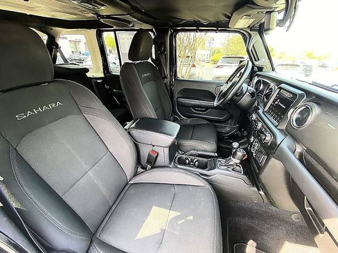 Used 2022 Jeep Wrangler Unlimited Sahara AWD/4WD image 18