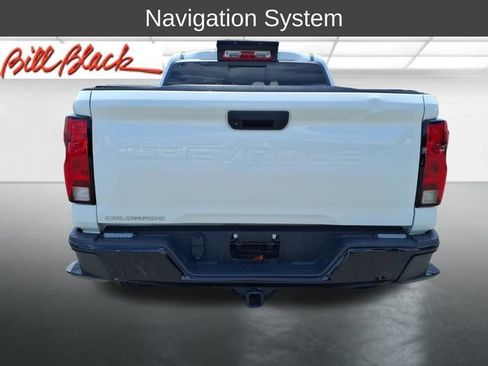 Used 2023 Chevrolet Colorado W/T AWD/4WD image 5