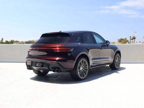 Certified 2023 Porsche Macan AWD/4WD image 9