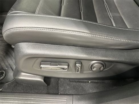 Used 2023 Honda CR-V EX-L image 16