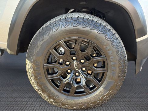 Certified 2025 Chevrolet Colorado Trail Boss AWD/4WD image 9