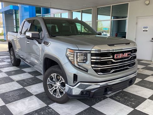 Used 2025 GMC Sierra 1500 SLT image 1