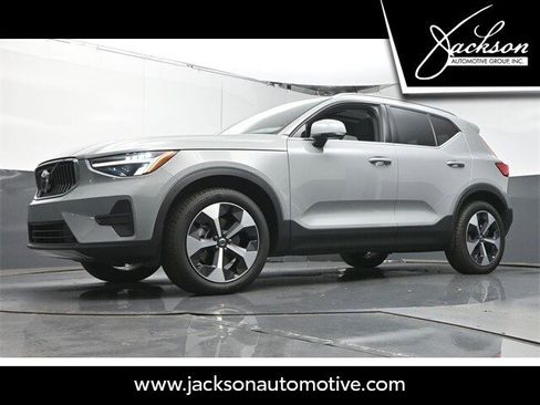 Certified 2025 Volvo XC40 B5 Core w/ Protection Package Premier image 36