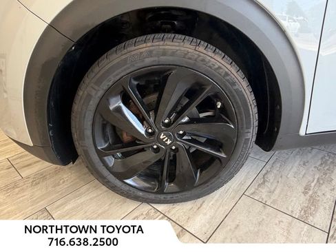Used 2019 Kia Niro S Touring FWD image 13