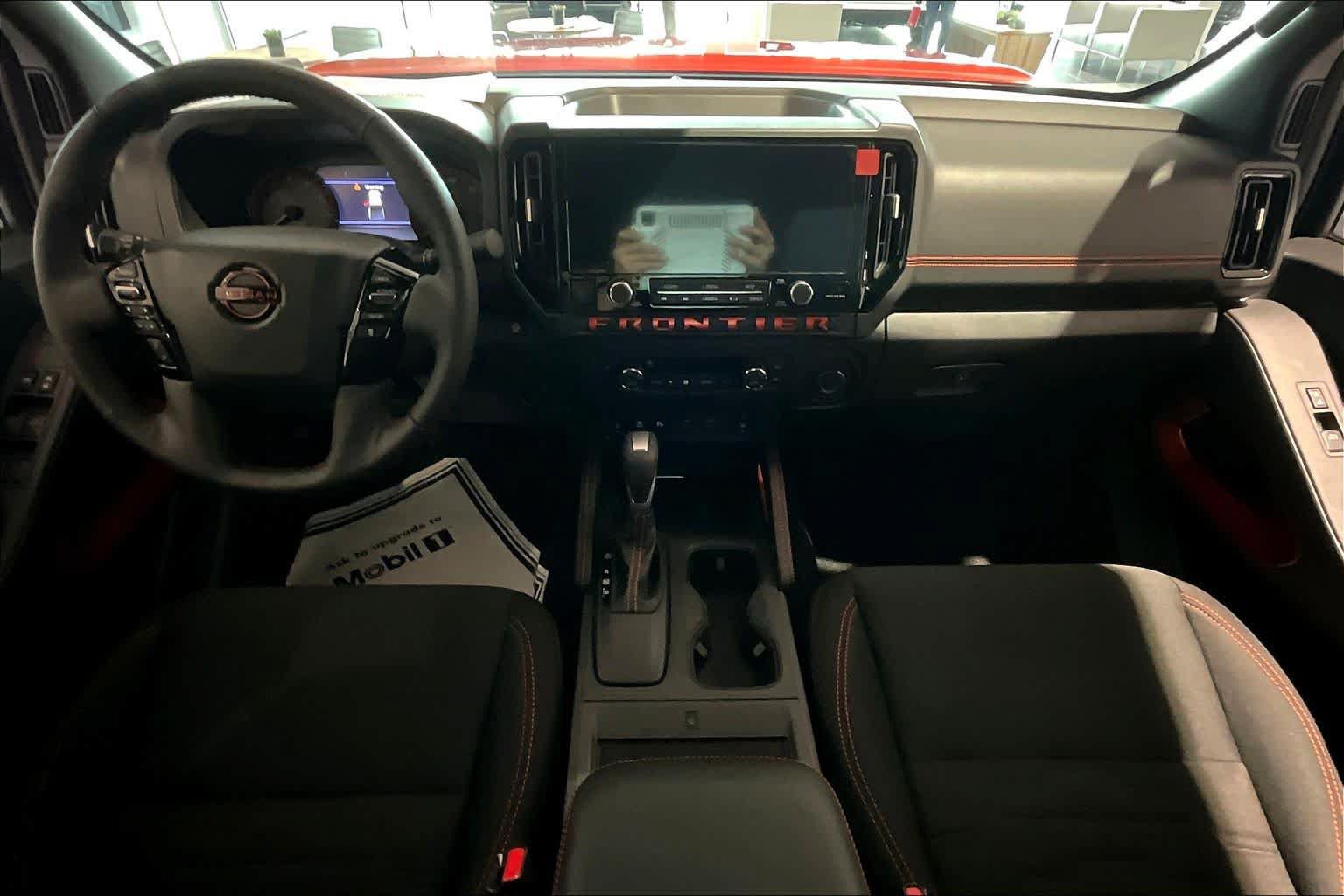 Used 2026 Nissan Frontier Pro-X w/ Pro-X Convenience Package RWD image 5