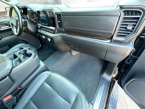 Used 2024 GMC Sierra 1500 SLT image 33