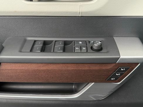 Used 2025 Toyota Sequoia Capstone image 46