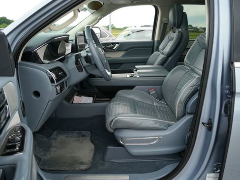 Used 2019 Lincoln Navigator Black Label w/ Cargo Package AWD/4WD image 25