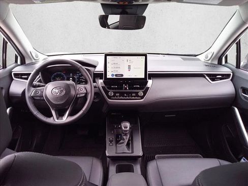 Used 2026 Toyota Corolla Cross XLE w/ Convenience Package image 15