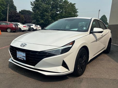 Used 2021 Hyundai Elantra SEL w/ Convenience Package FWD image 10